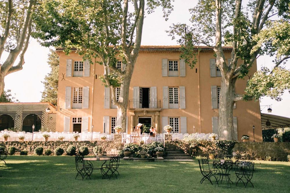 The bastide seen from the lawn